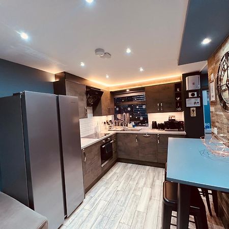 Modern Suites -5 Bedroom House- With Free Parking Birmingham City Luaran gambar
