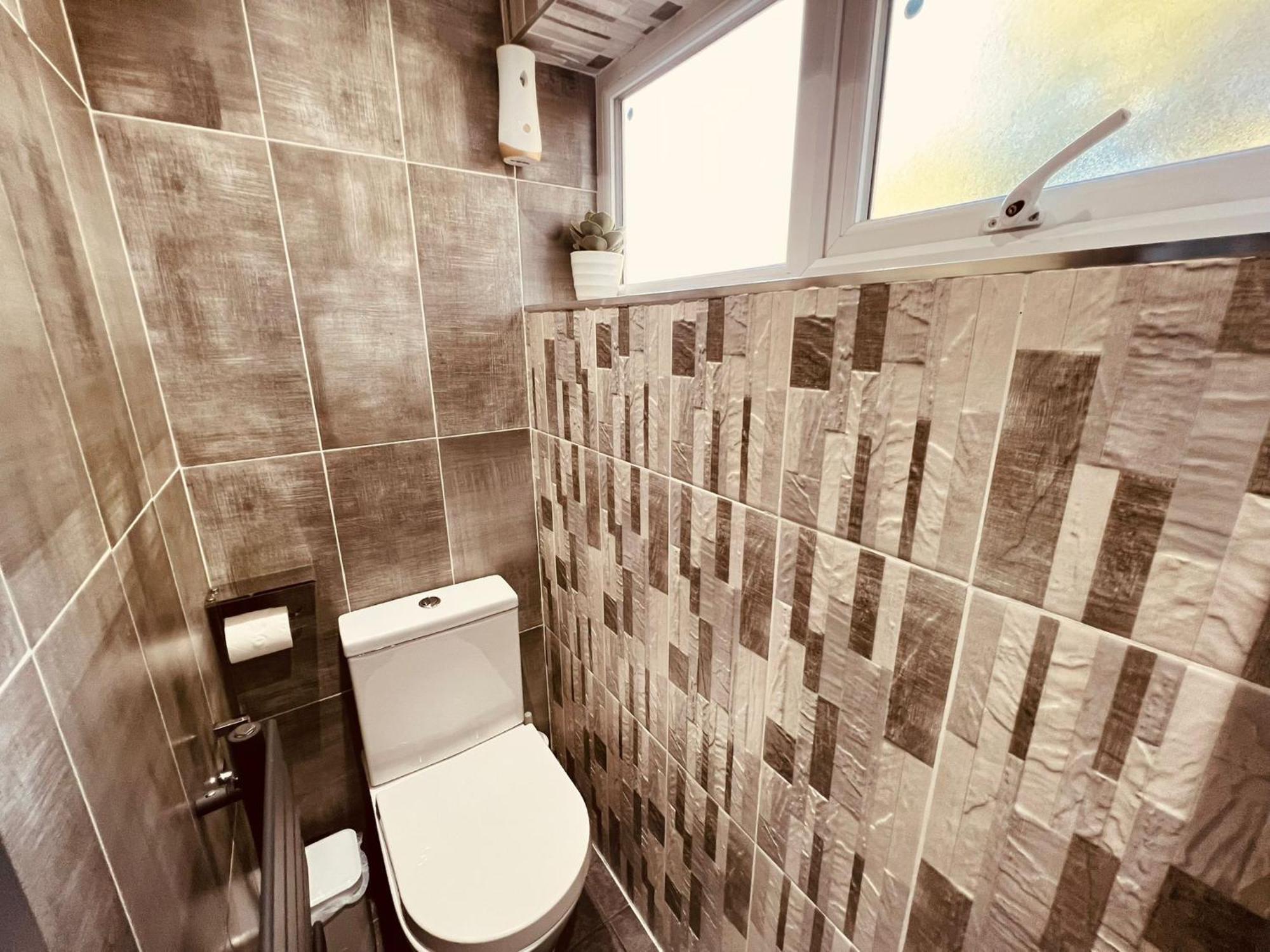 Modern Suites -5 Bedroom House- With Free Parking Birmingham City Luaran gambar
