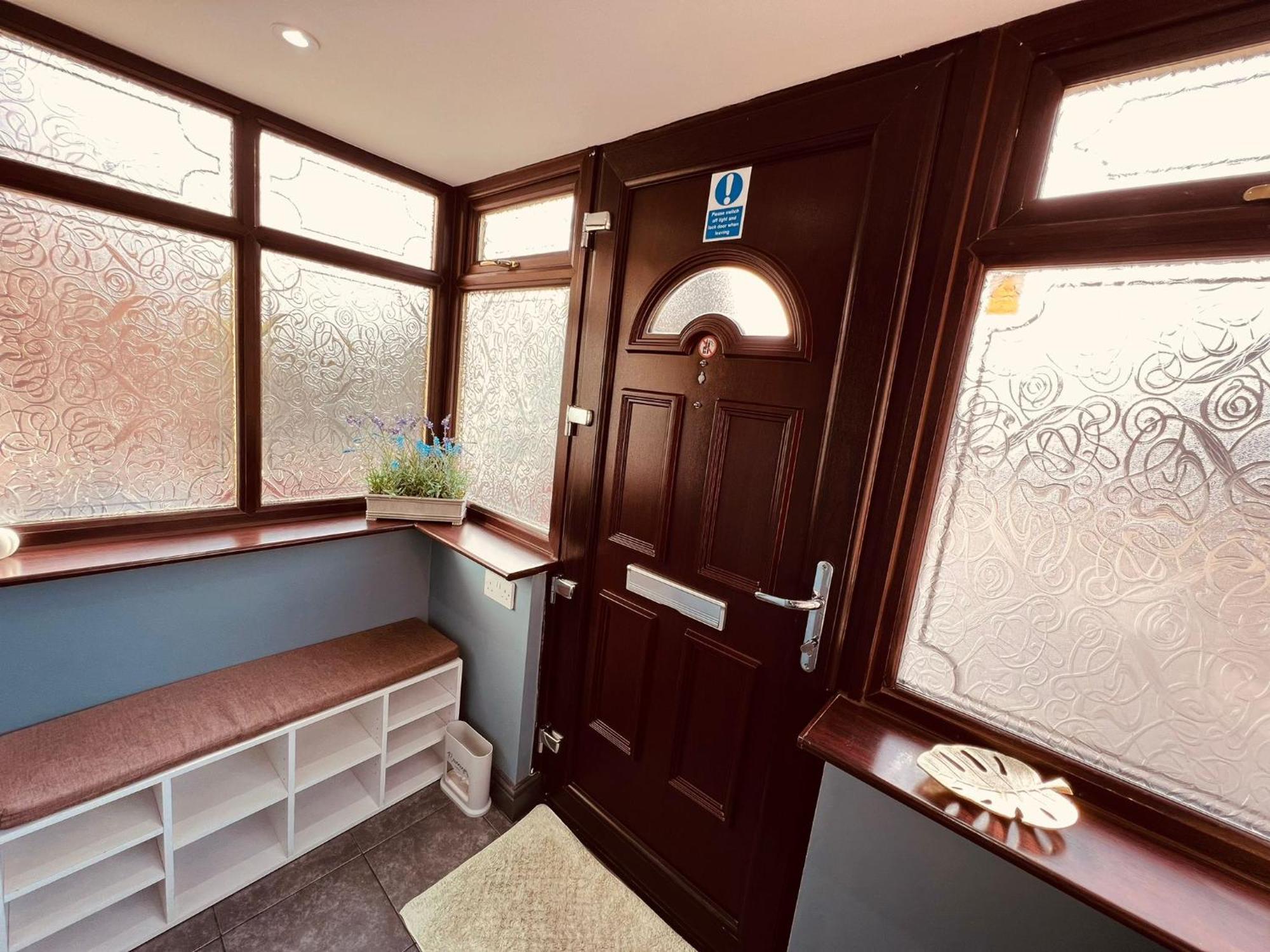 Modern Suites -5 Bedroom House- With Free Parking Birmingham City Luaran gambar