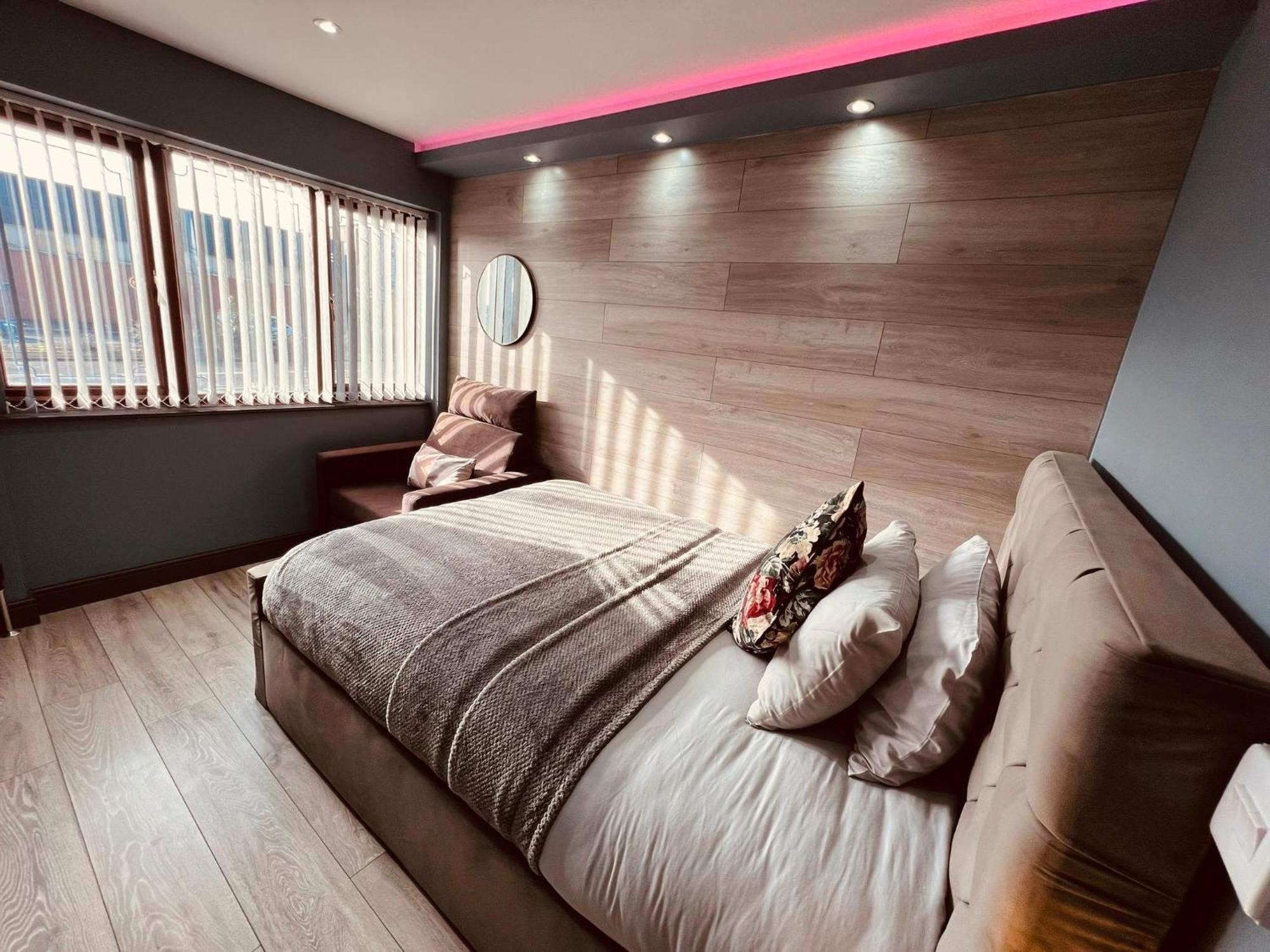 Modern Suites -5 Bedroom House- With Free Parking Birmingham City Luaran gambar