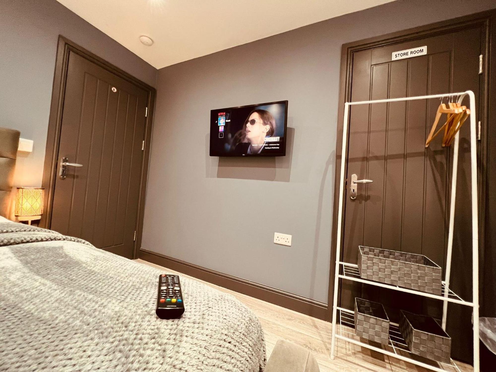 Modern Suites -5 Bedroom House- With Free Parking Birmingham City Luaran gambar