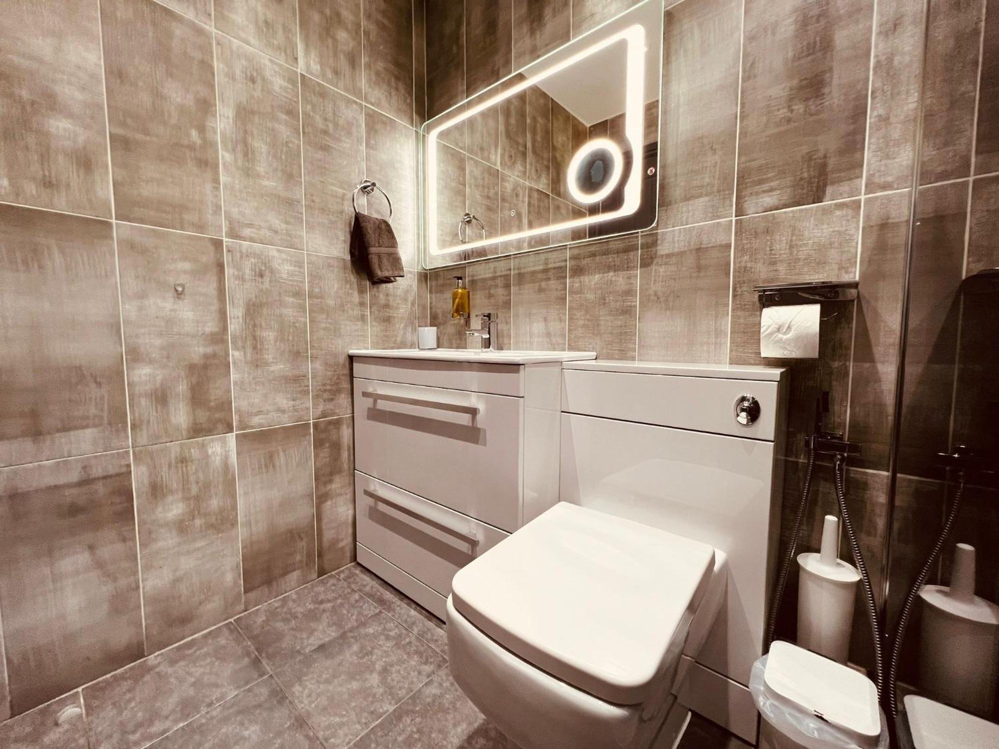 Modern Suites -5 Bedroom House- With Free Parking Birmingham City Luaran gambar