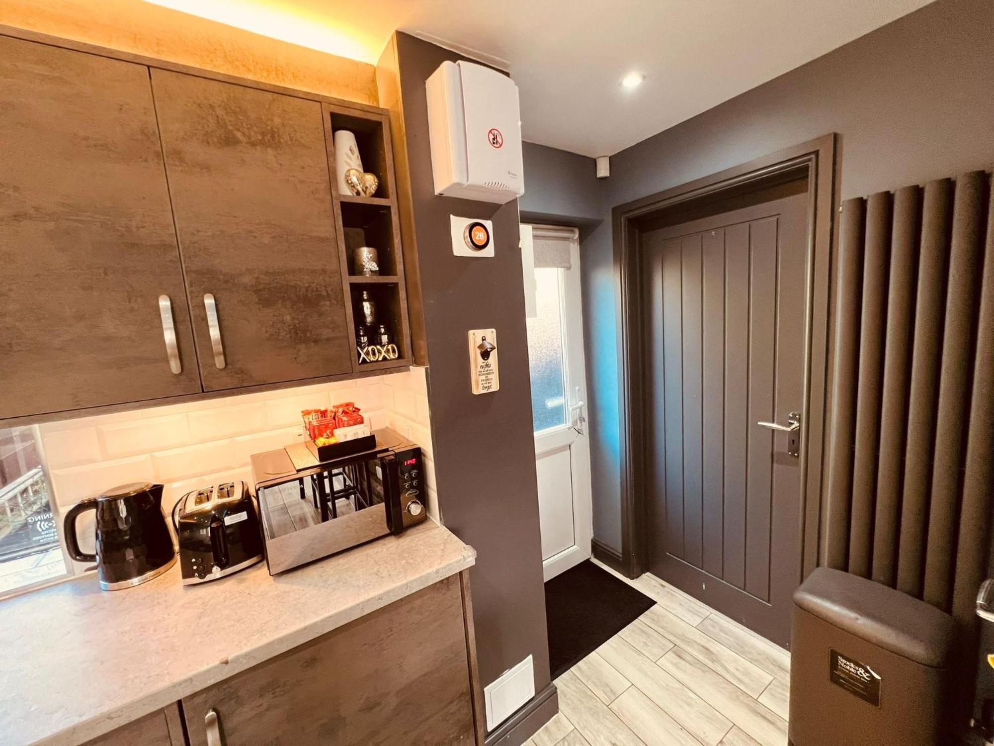 Modern Suites -5 Bedroom House- With Free Parking Birmingham City Luaran gambar
