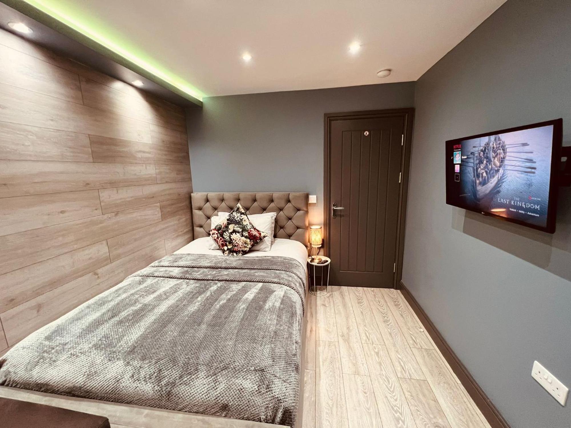 Modern Suites -5 Bedroom House- With Free Parking Birmingham City Luaran gambar