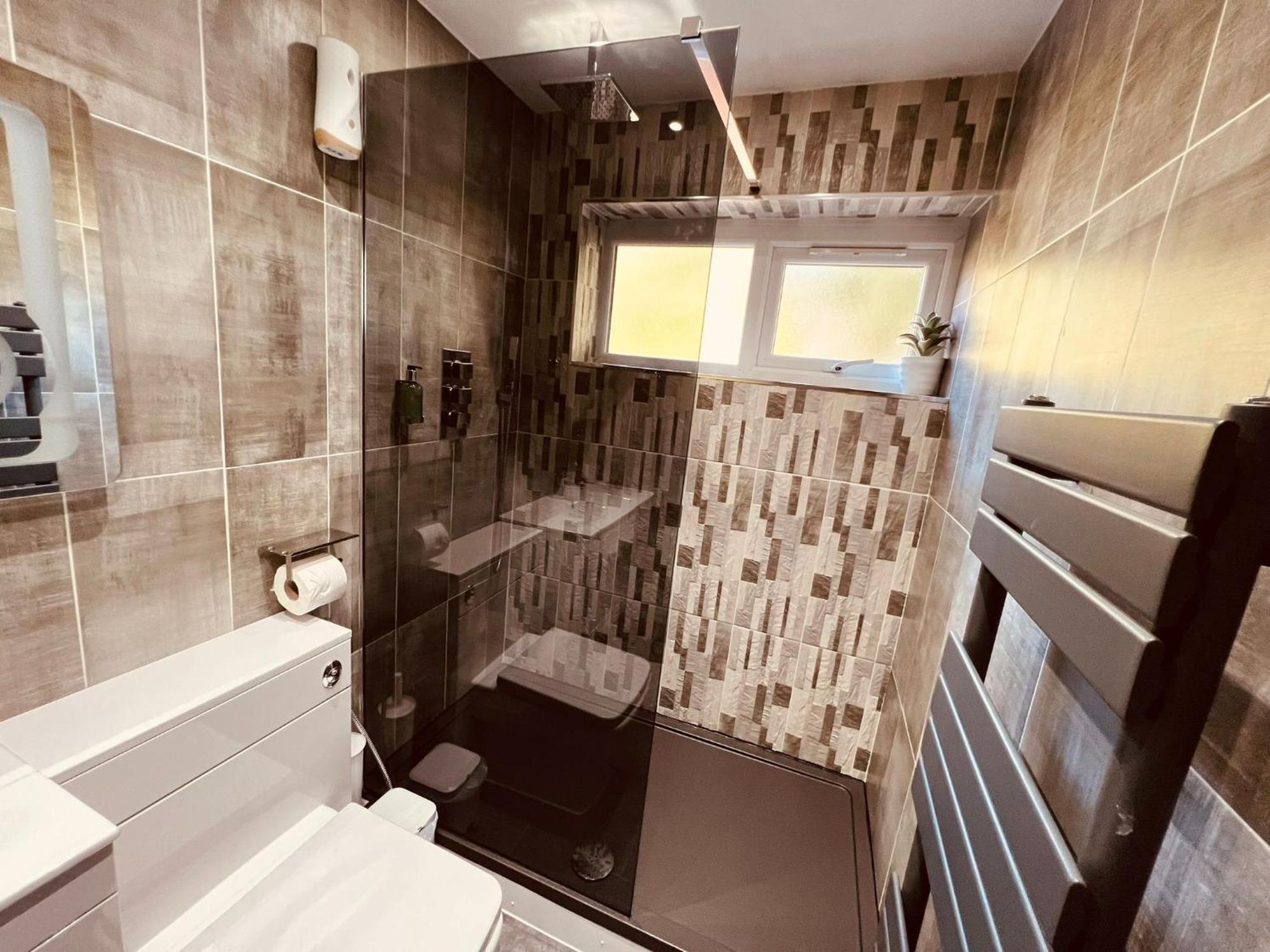 Modern Suites -5 Bedroom House- With Free Parking Birmingham City Luaran gambar