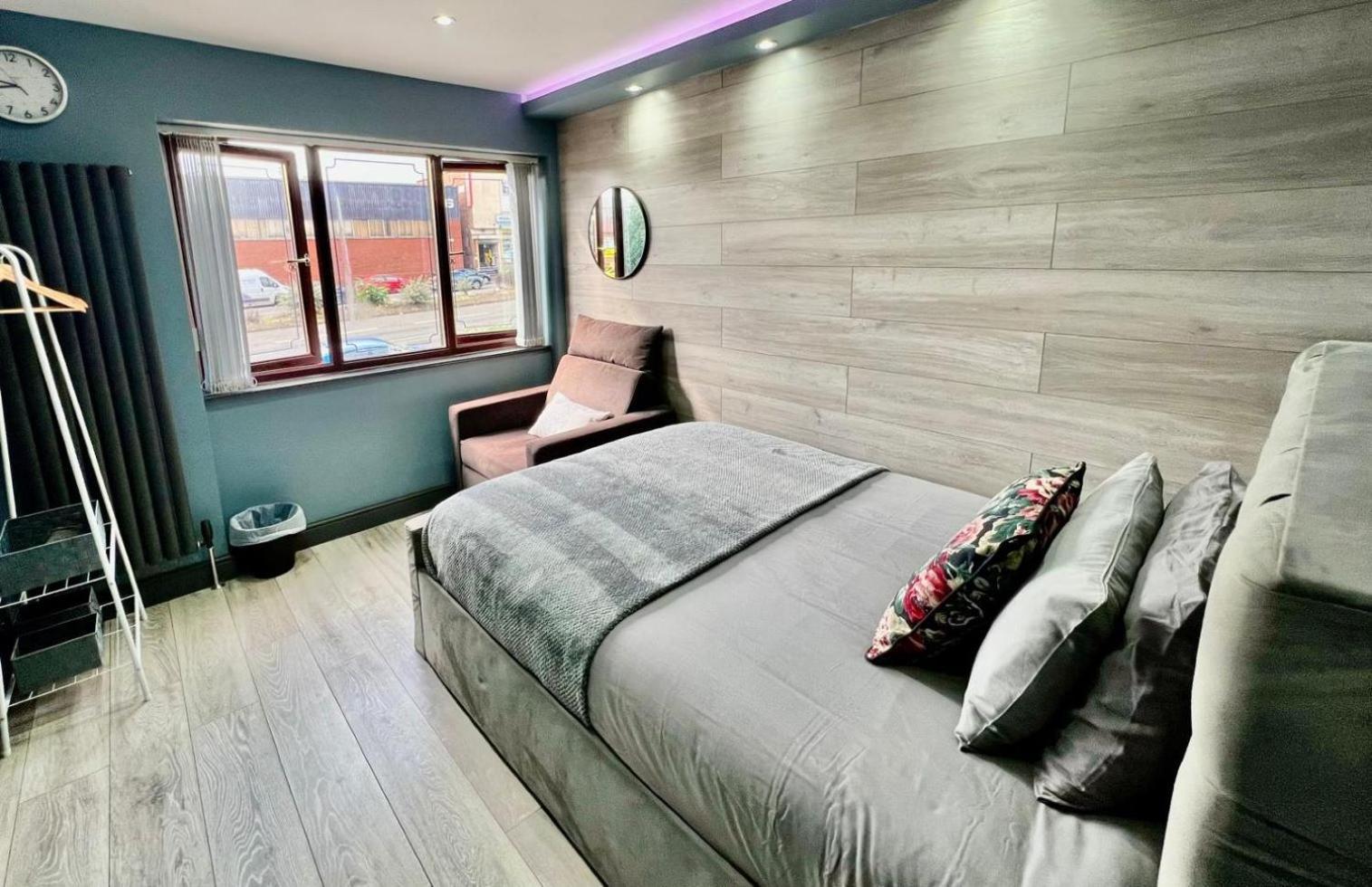 Modern Suites -5 Bedroom House- With Free Parking Birmingham City Luaran gambar