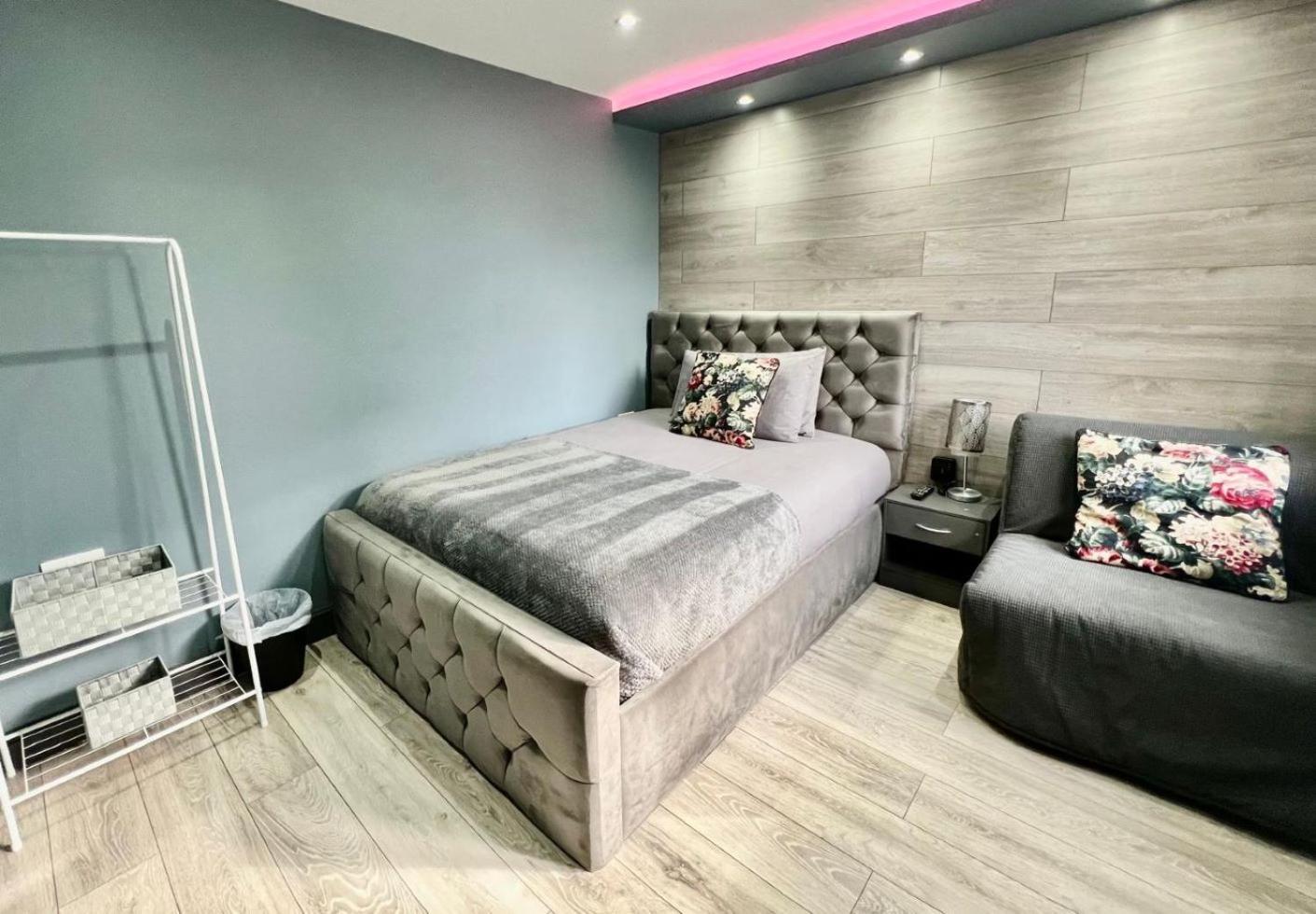 Modern Suites -5 Bedroom House- With Free Parking Birmingham City Luaran gambar