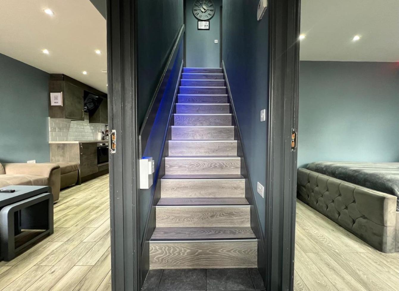 Modern Suites -5 Bedroom House- With Free Parking Birmingham City Luaran gambar