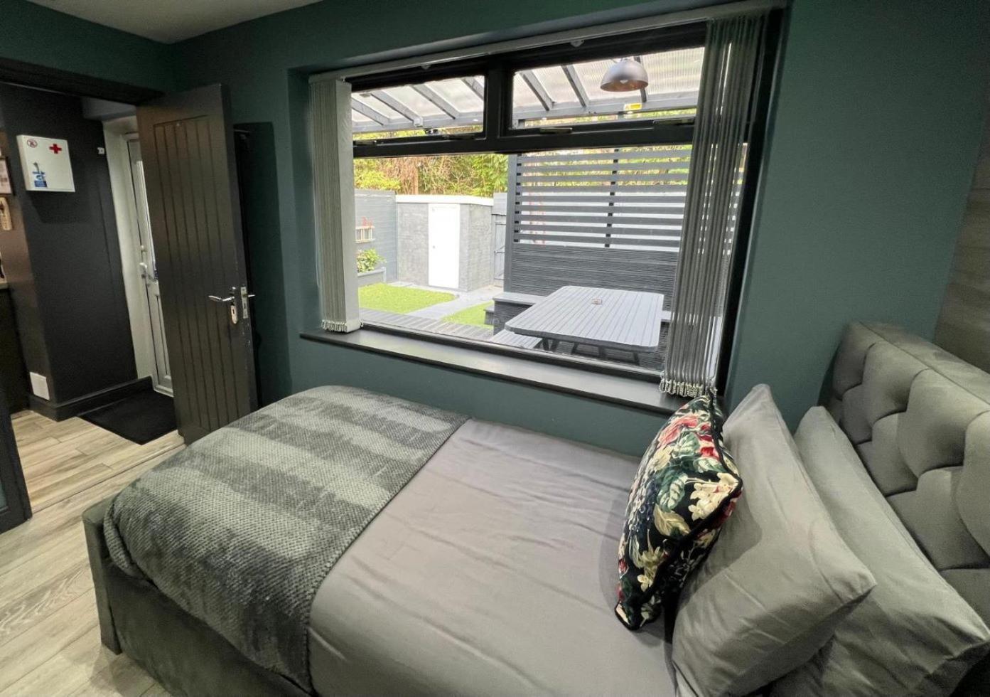 Modern Suites -5 Bedroom House- With Free Parking Birmingham City Luaran gambar