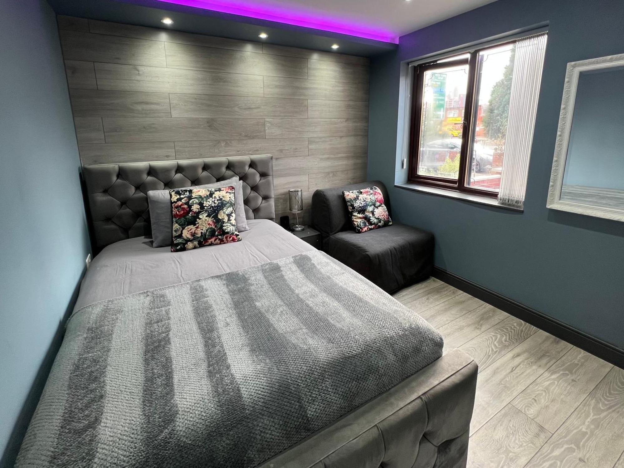 Modern Suites -5 Bedroom House- With Free Parking Birmingham City Luaran gambar