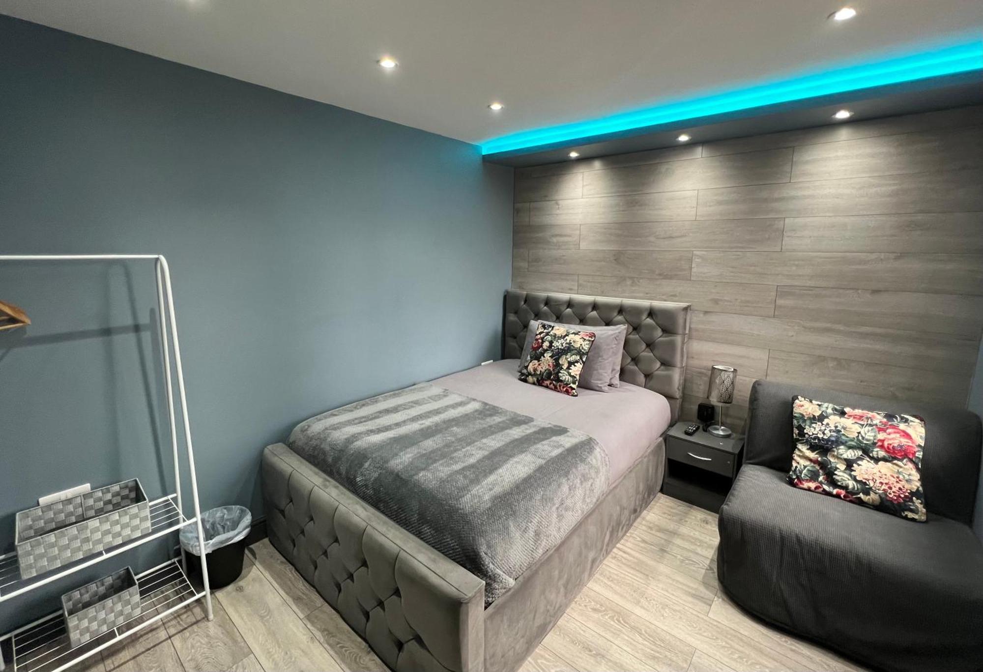 Modern Suites -5 Bedroom House- With Free Parking Birmingham City Luaran gambar